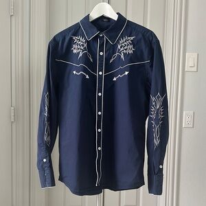 Embroidered men’s shirt, XL, long sleeves